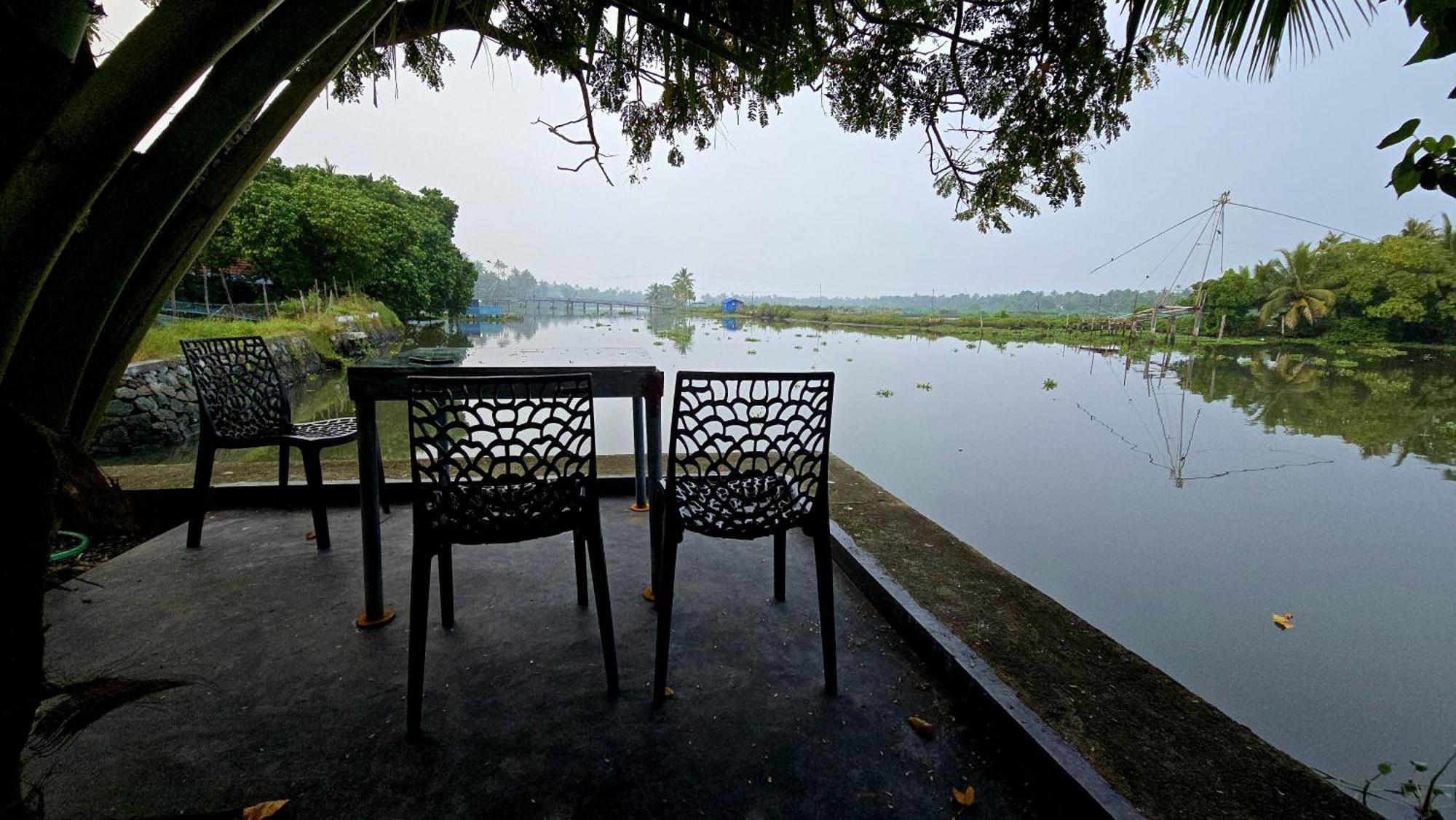 Pradeep'S Backwater Villa Kochi 외부 사진